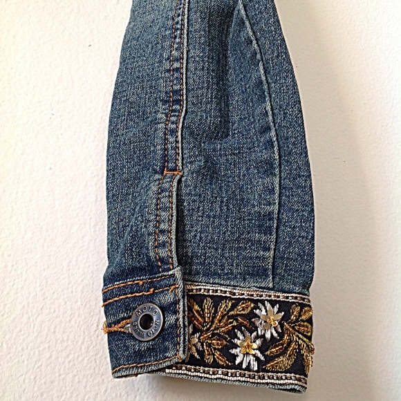 🌻 Embellished Late 90's Crop Denim Jacket 🌻 - Picture 5 of 6